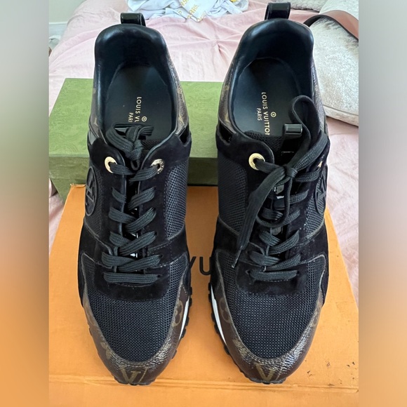 Louis Vuitton women sneakers - Picture 3 of 7